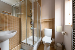 En-suite- click for photo gallery